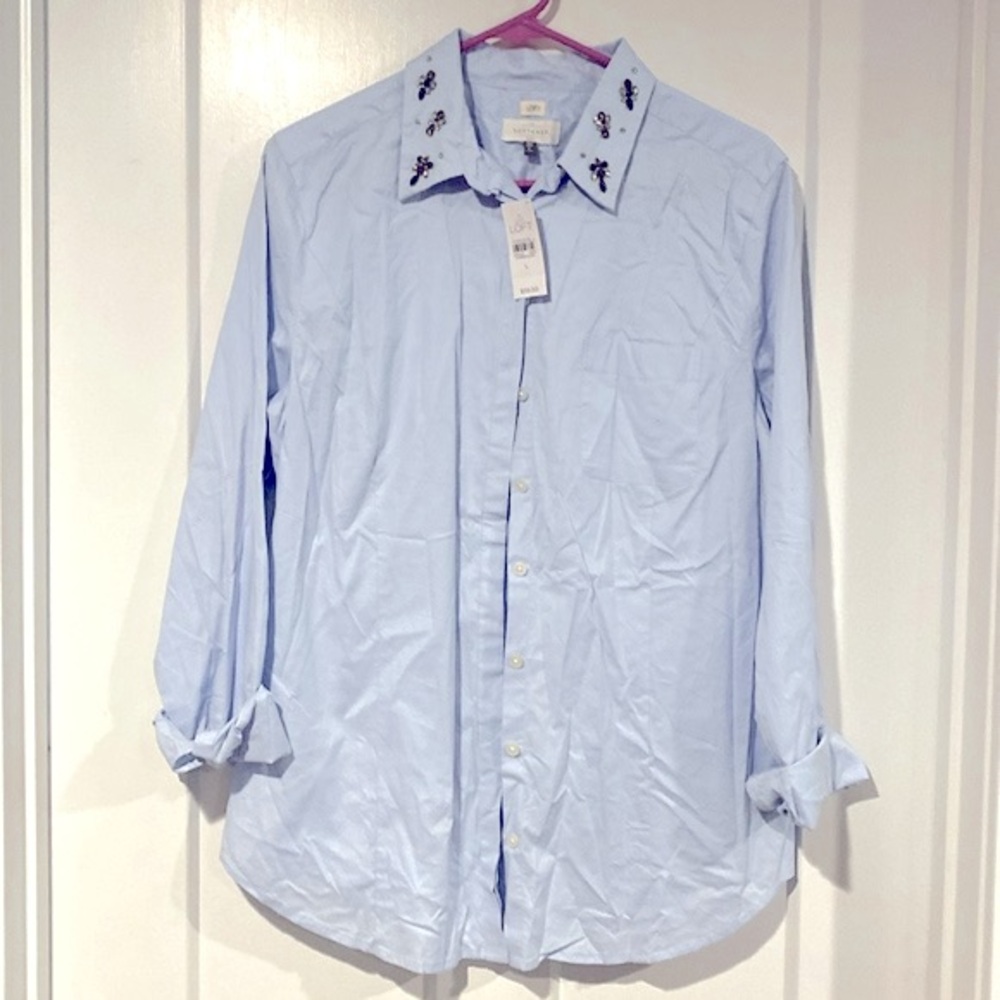 Light blue soft oxford shirt with bead embellishment on collar. Size L. NWT.